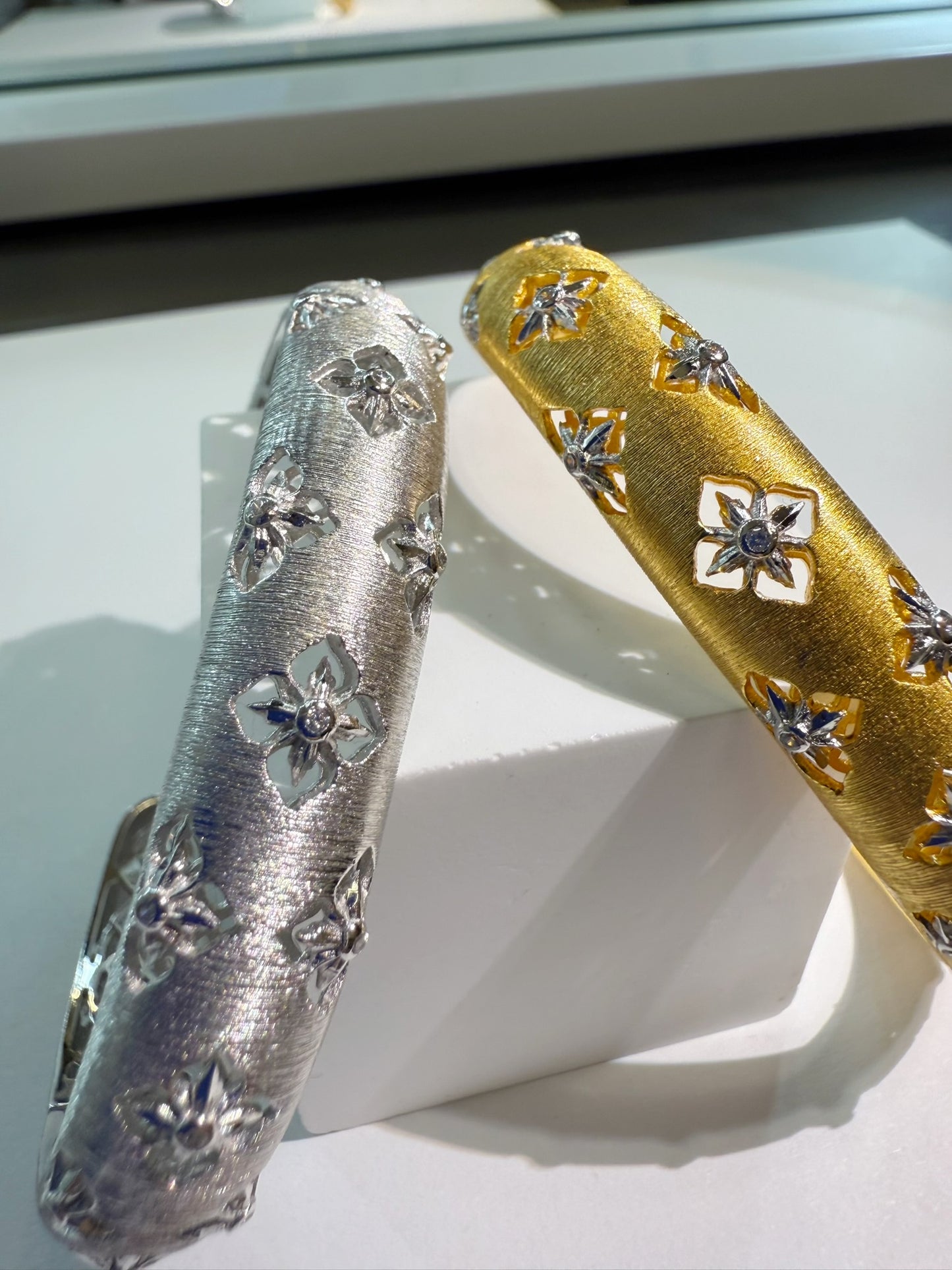 Vintage style bangle handmade engraving Silver