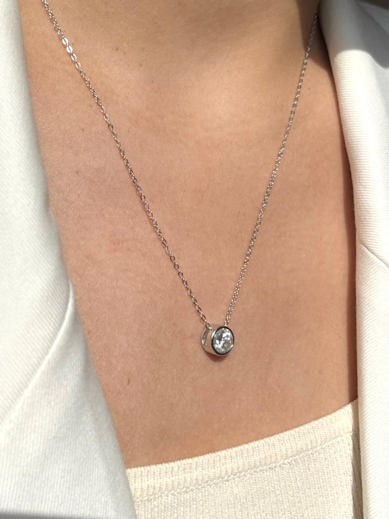 Round Briliant Bezel setting Necklace
