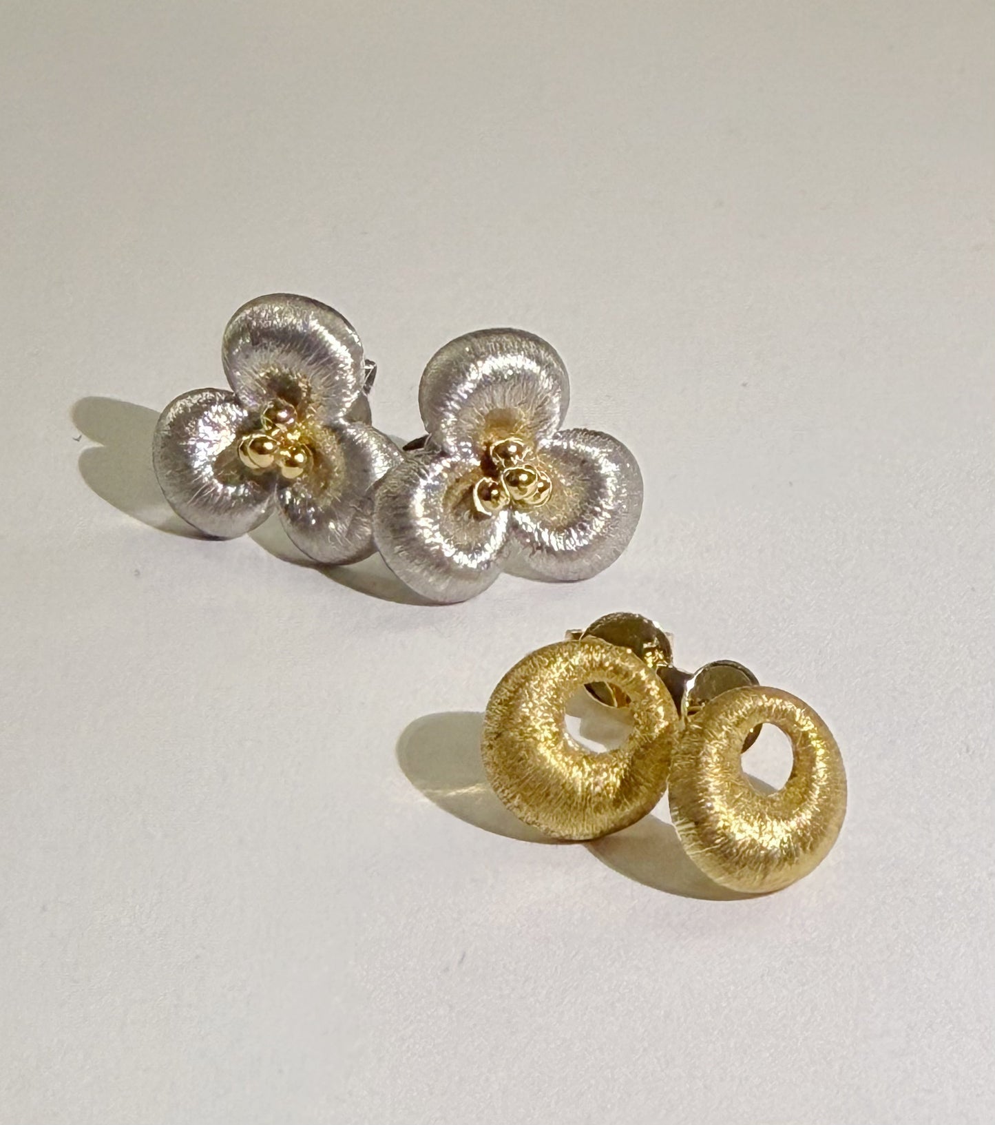 Vintage style unique designed round statement earrings stud earrings
