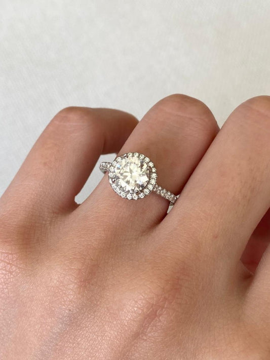 Halo Round Brilliant Ring