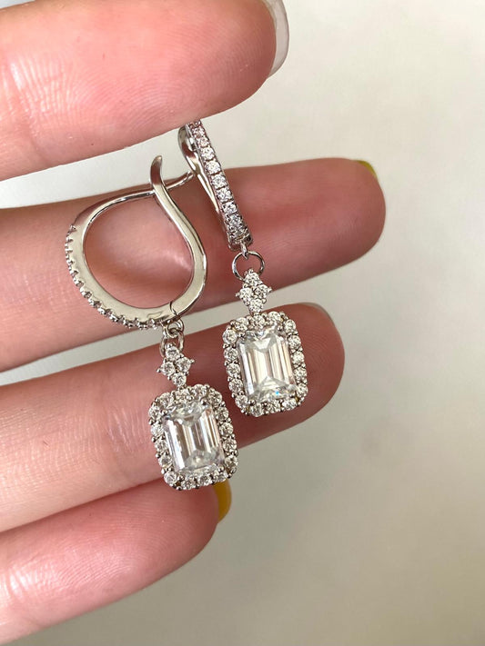 Hoop Halo Emerald-cut earrings