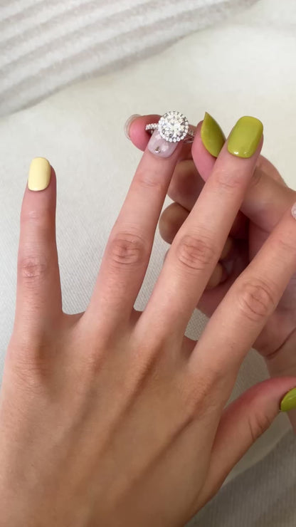 Halo Round Brilliant Ring