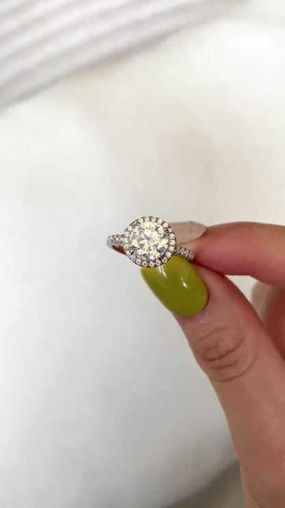 Halo Round Brilliant Ring