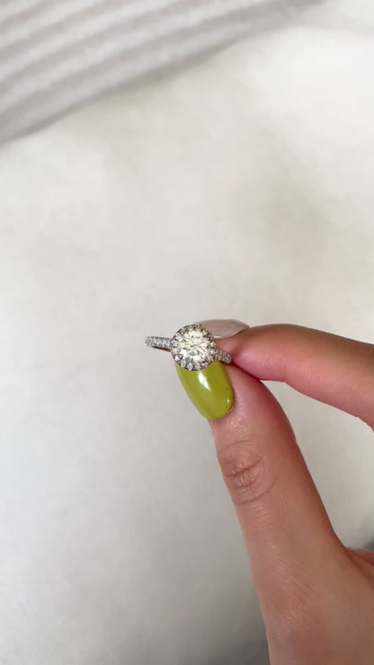 Halo Round Brilliant Ring